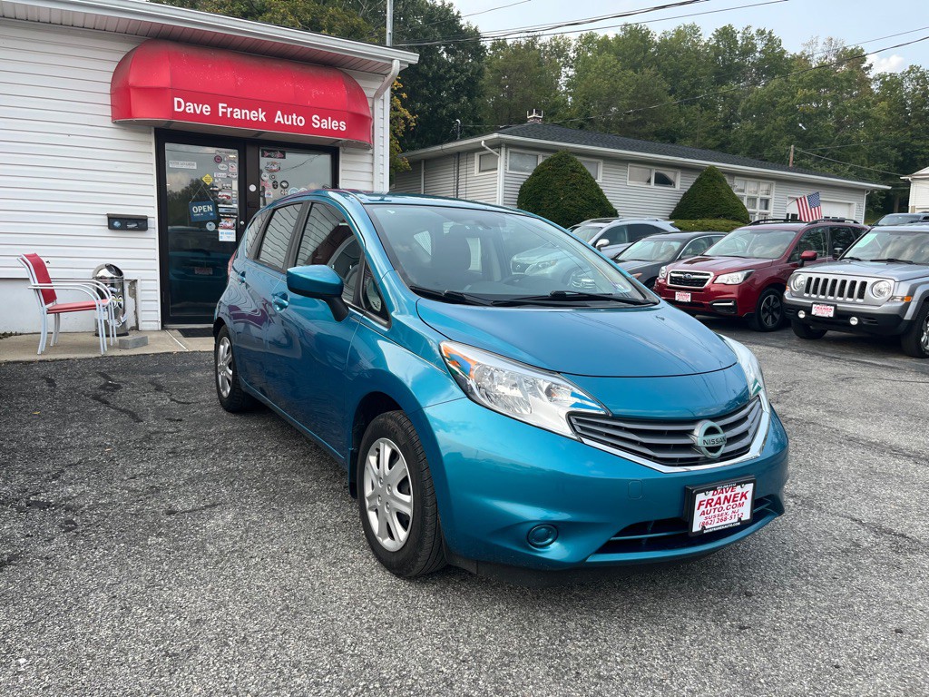 2016 Nissan Versa Image 2