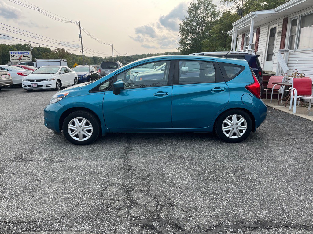 2016 Nissan Versa Image 4