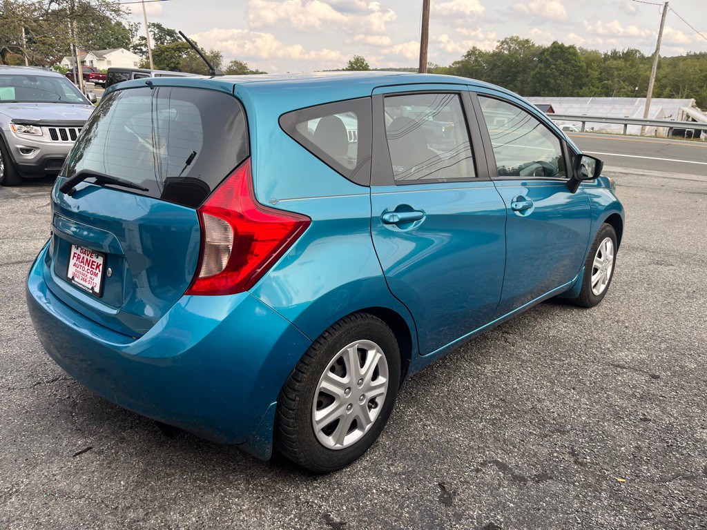 2016 Nissan Versa Image 6