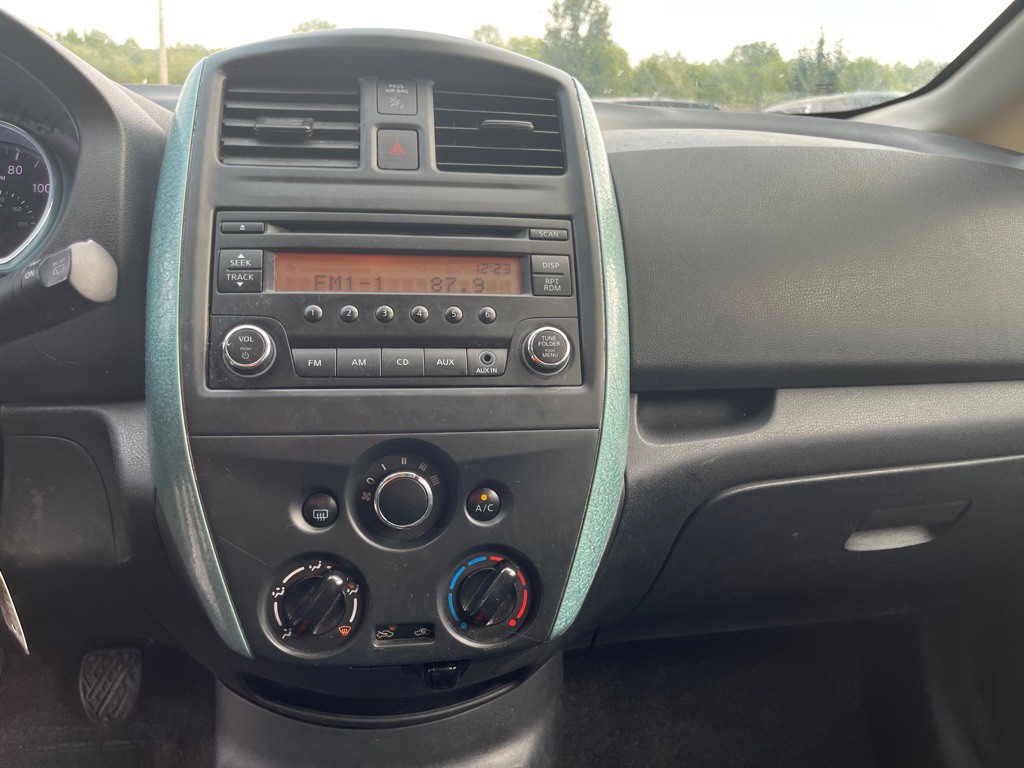 2016 Nissan Versa Image 13