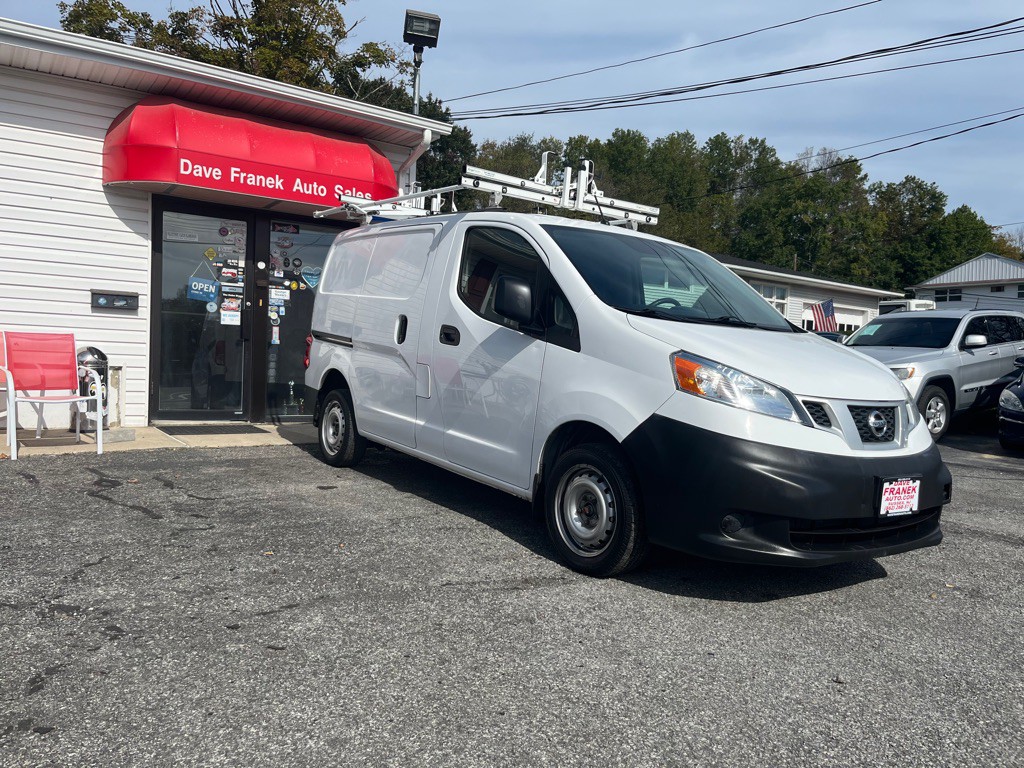 2015 Nissan NV200 Image 2