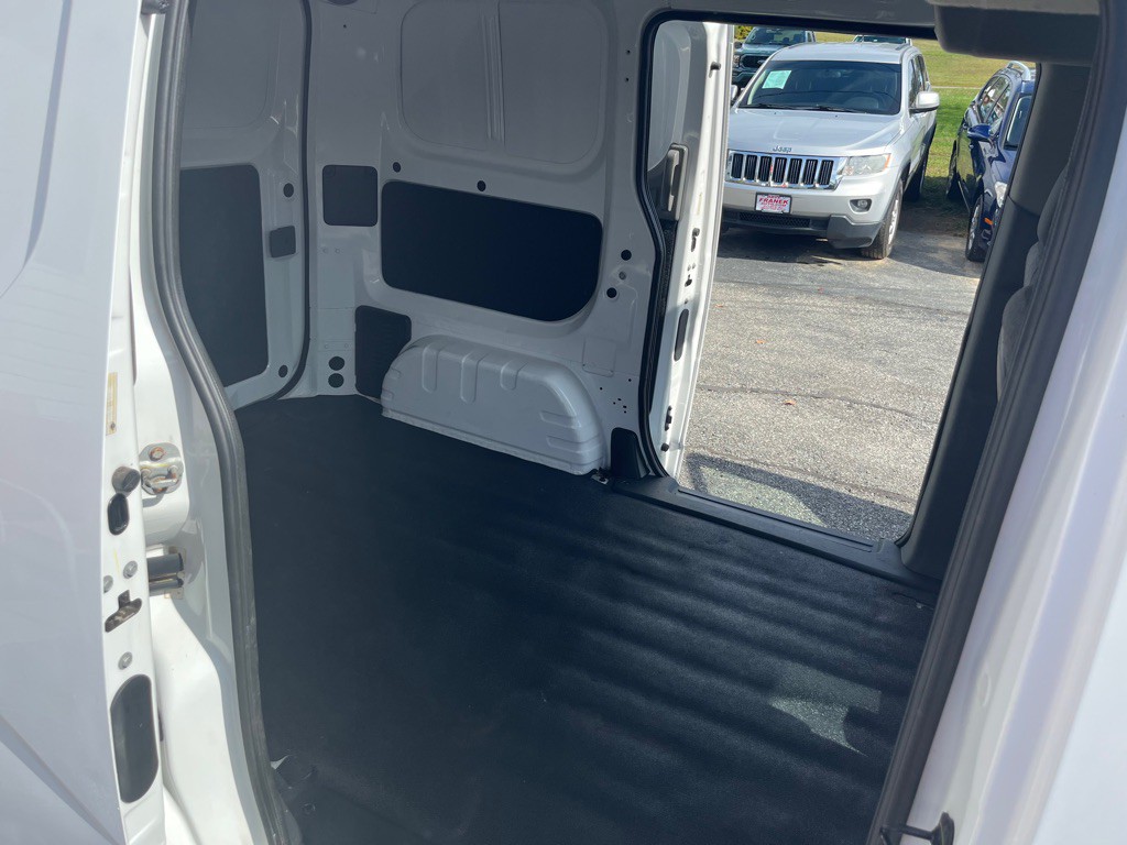 2015 Nissan NV200 Image 9