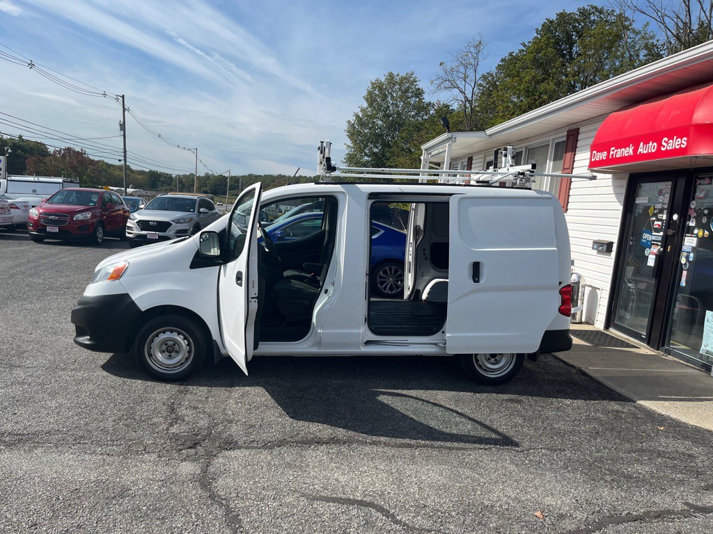 2015 Nissan NV200 Image 11