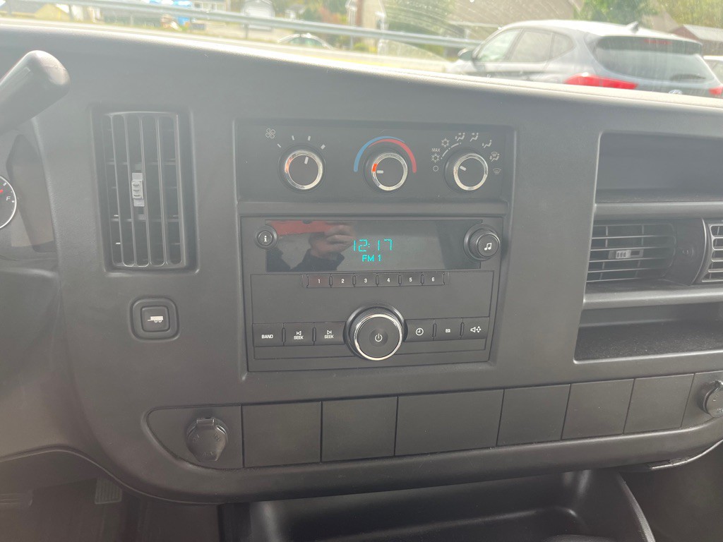 2008 Chevrolet Express Image 6