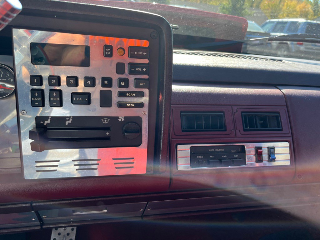 1988 GMC Sierra 1500 Image 27
