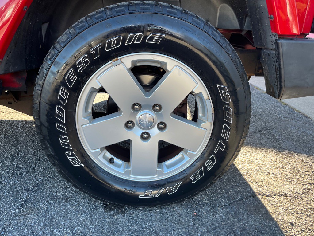 2011 Jeep Wrangler Unlimited Image 9