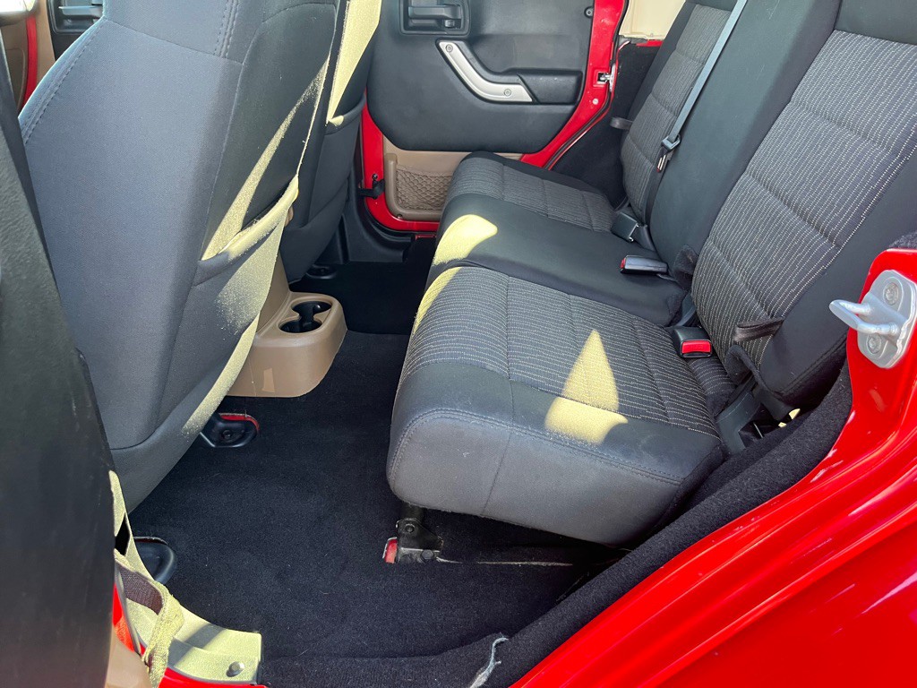 2011 Jeep Wrangler Unlimited Image 10