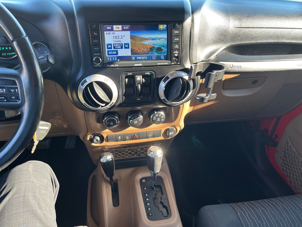 2011 Jeep Wrangler Unlimited Image 14