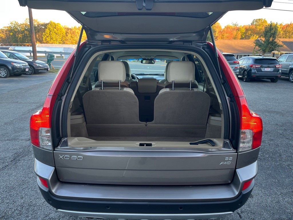 2010 Volvo XC90 Image 9