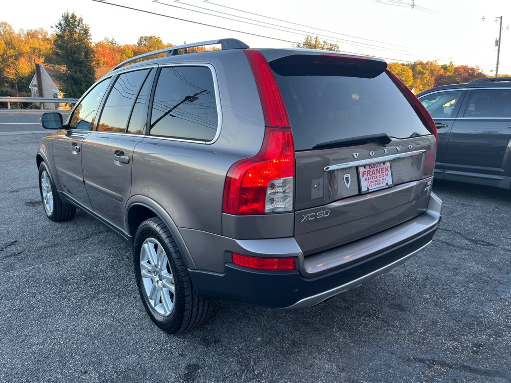 2010 Volvo XC90 Image 10
