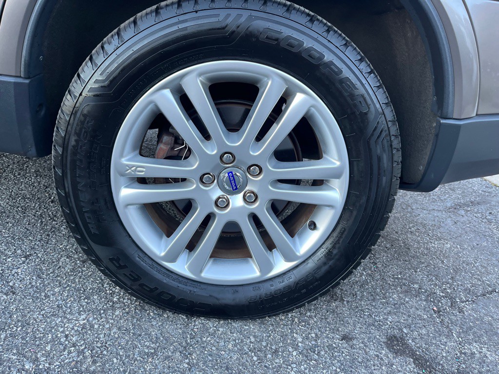 2010 Volvo XC90 Image 11