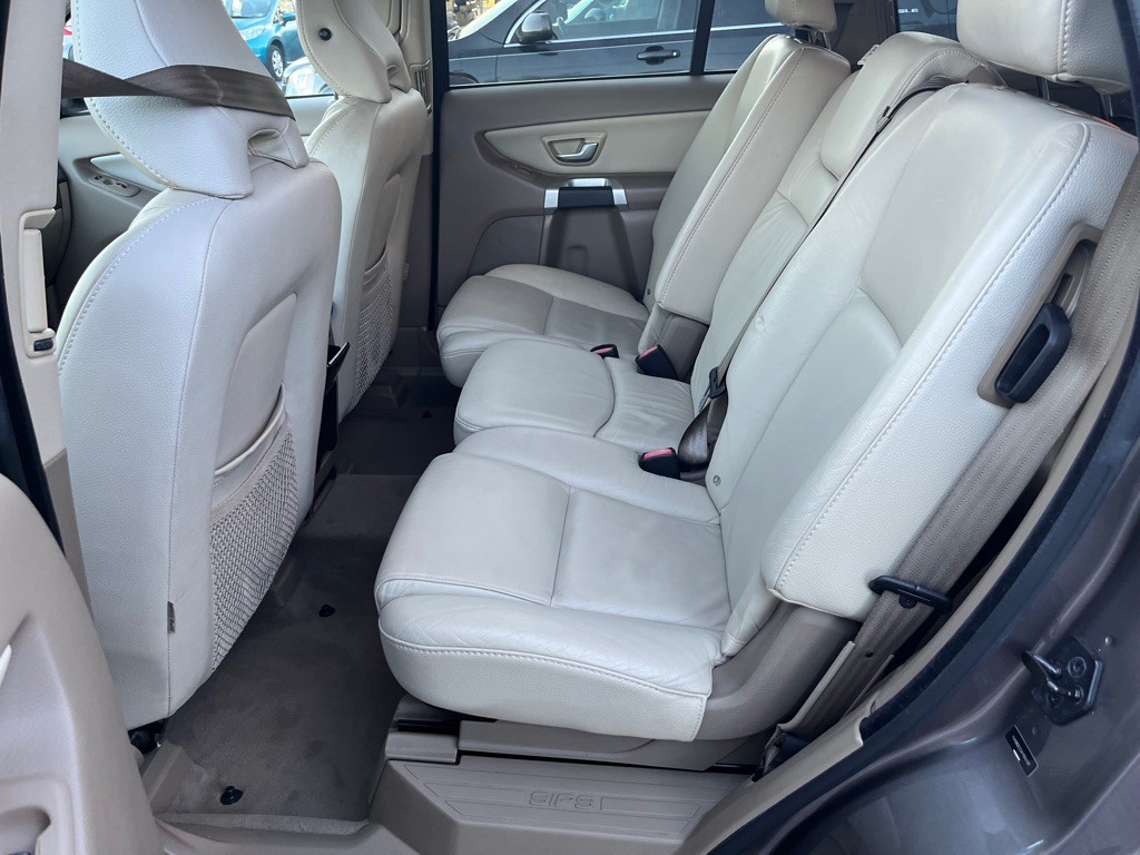 2010 Volvo XC90 Image 12