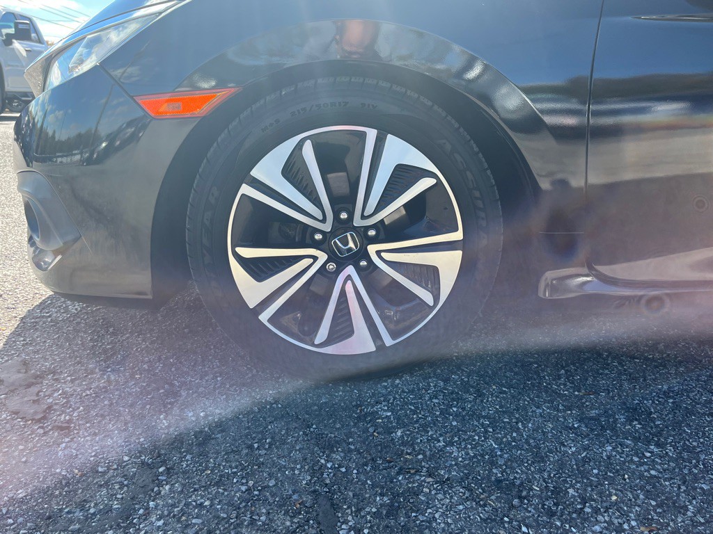2017 Honda Civic Image 9