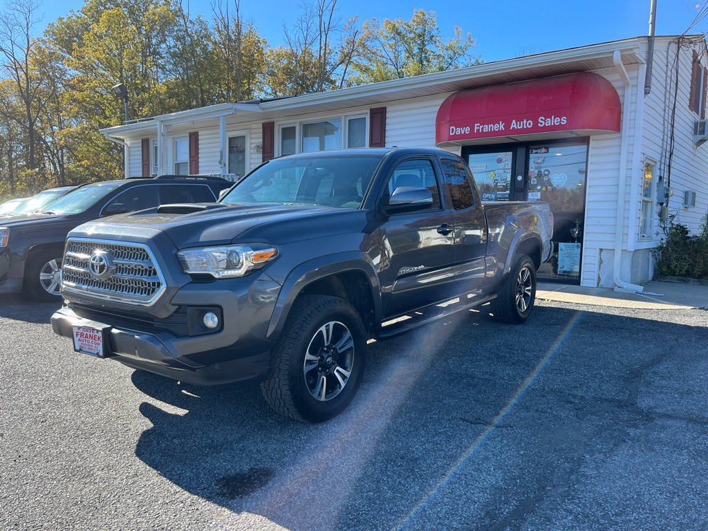 2016 Toyota Tacoma Image 2