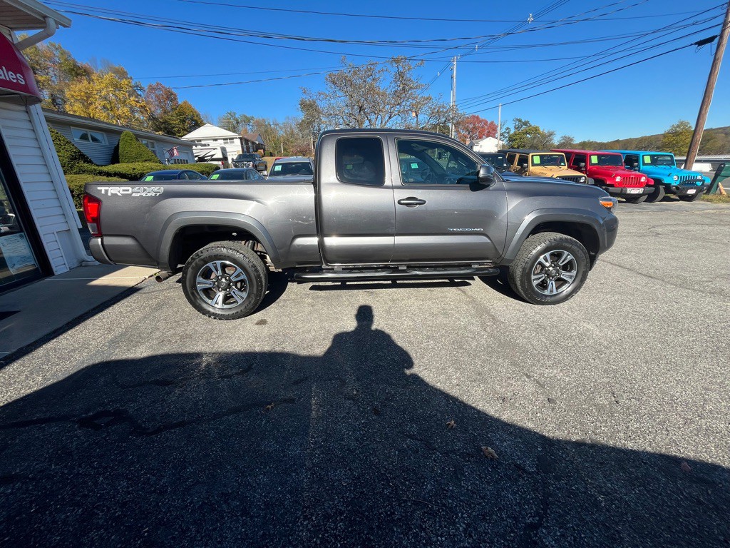 2016 Toyota Tacoma Image 5