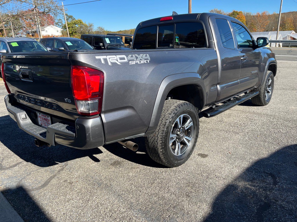 2016 Toyota Tacoma Image 6
