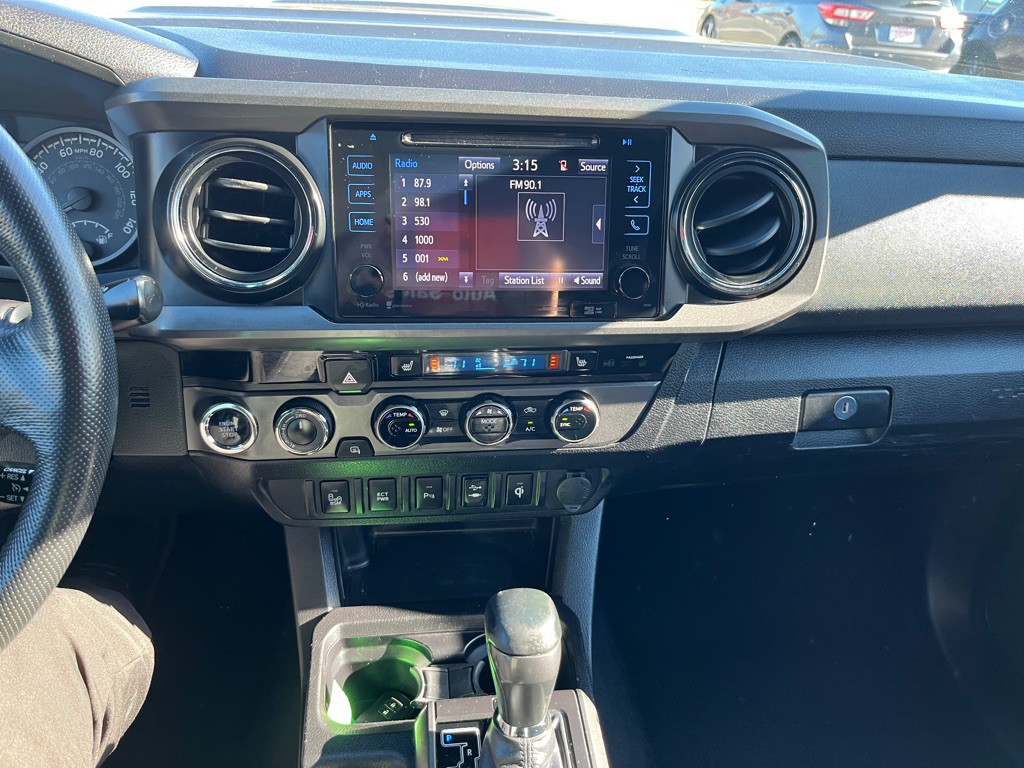 2016 Toyota Tacoma Image 14