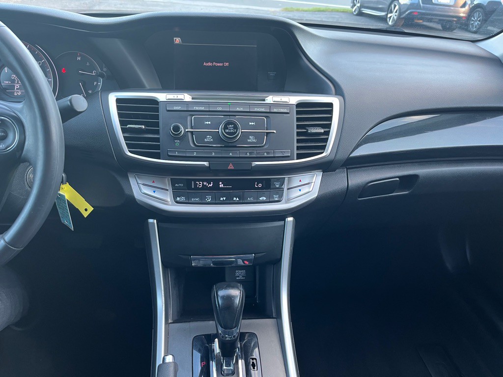 2015 Honda Accord Image 12