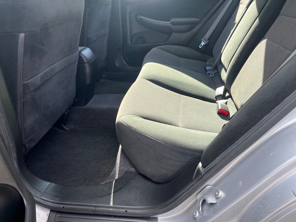 2004 Honda Accord Image 10