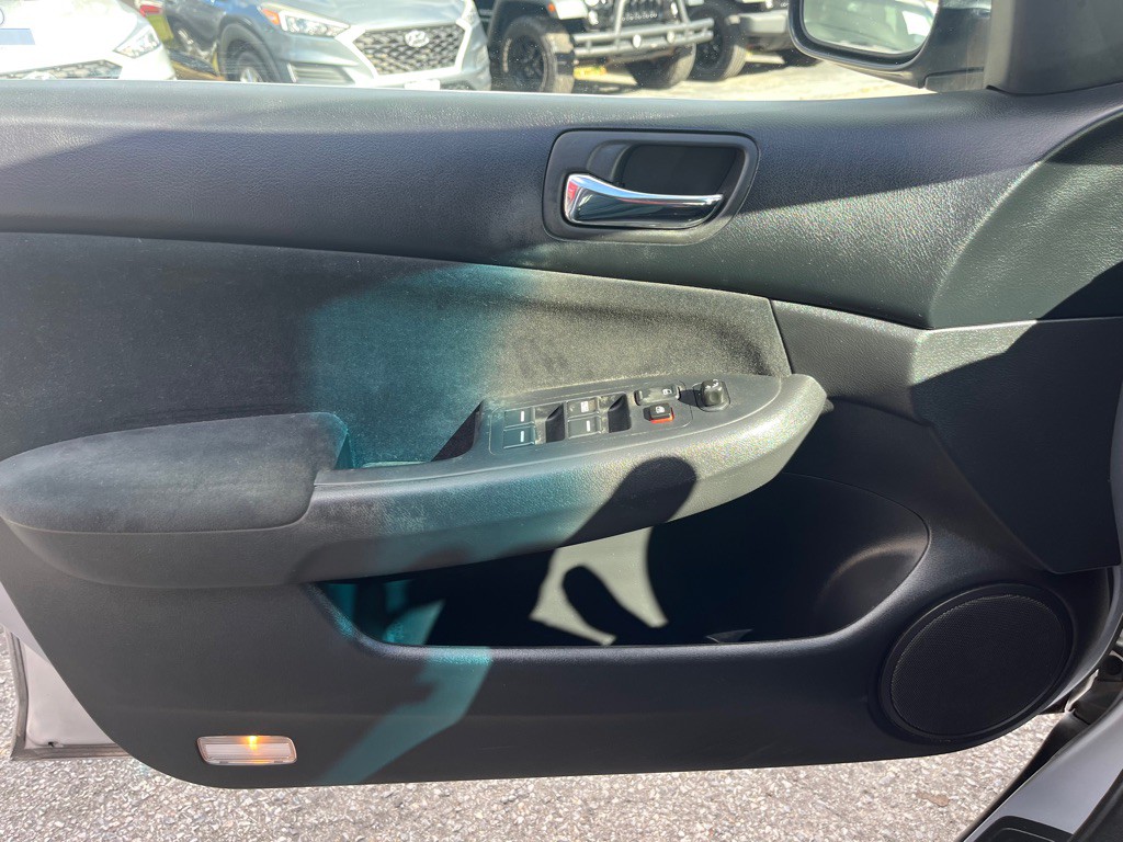 2004 Honda Accord Image 12
