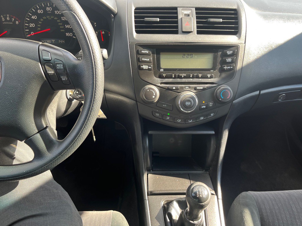 2004 Honda Accord Image 14