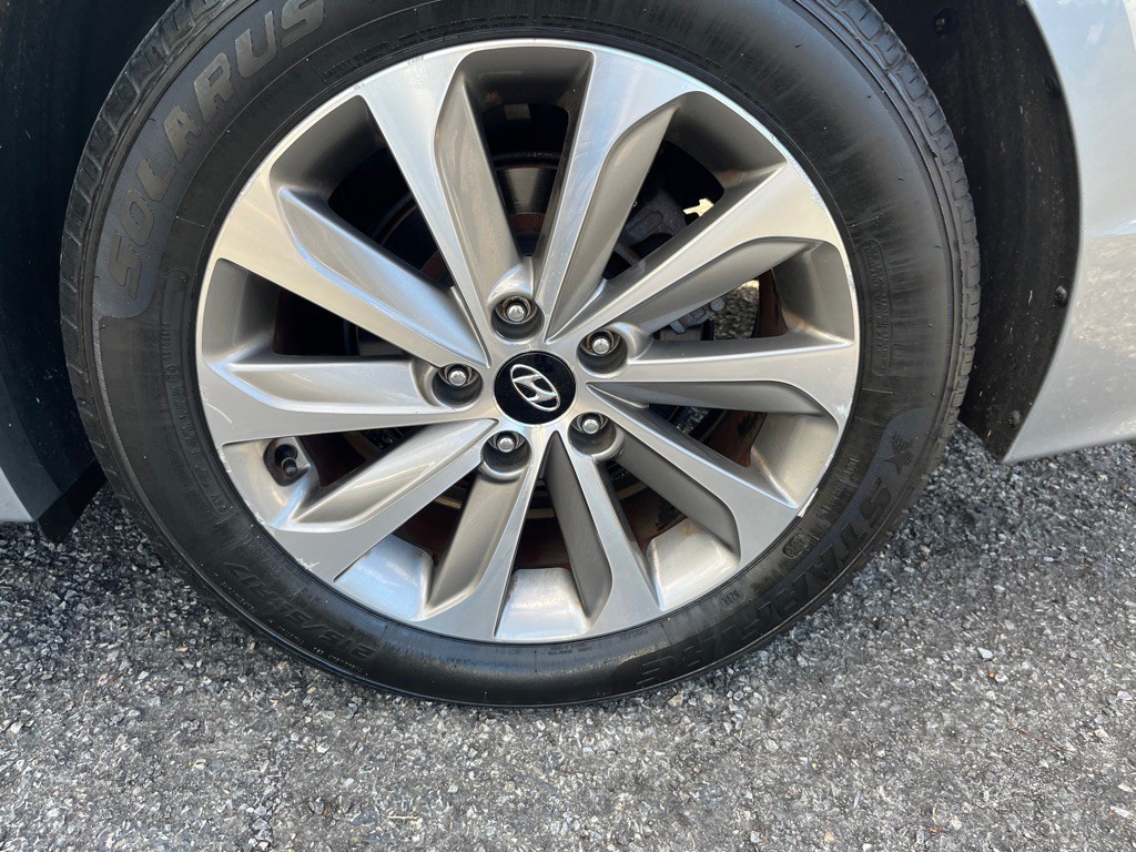 2015 Hyundai Sonata Image 9