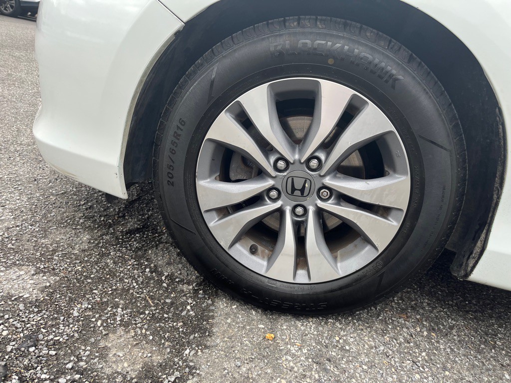 2015 Honda Accord Image 8