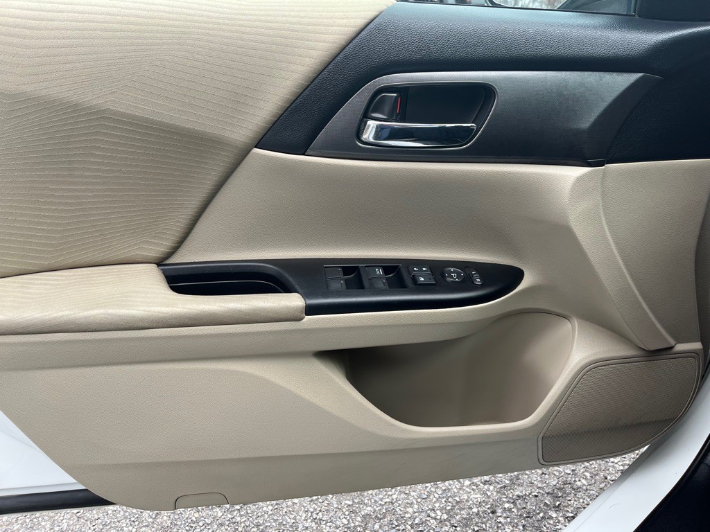 2015 Honda Accord Image 9