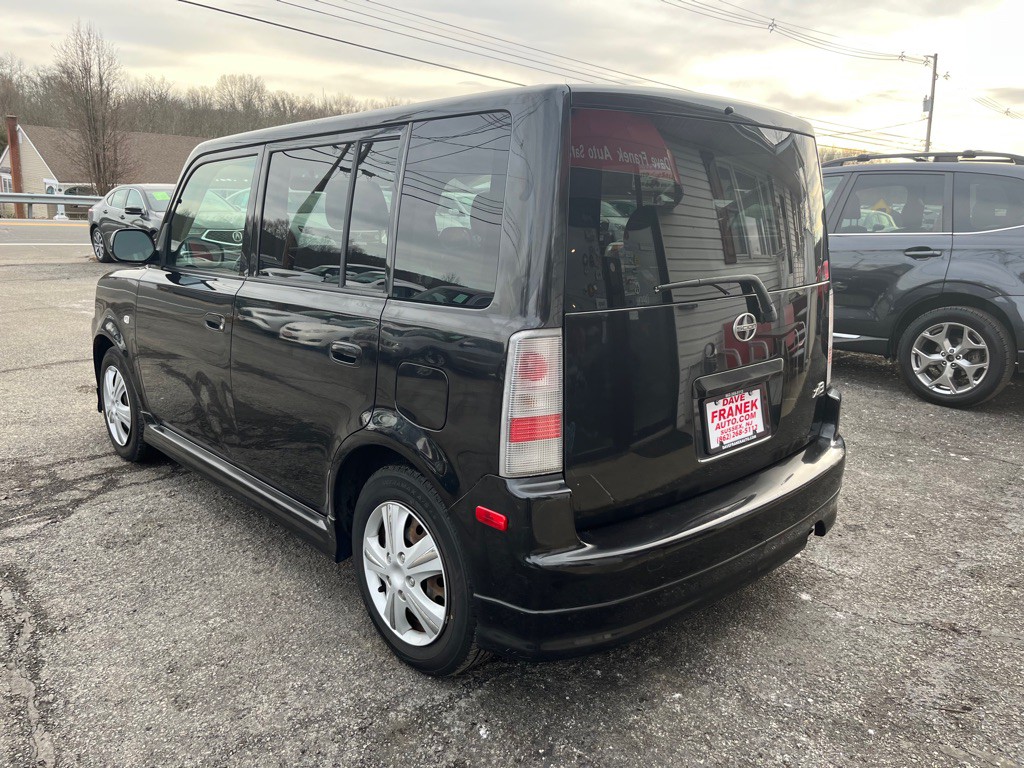 2005 Scion xB Image 9