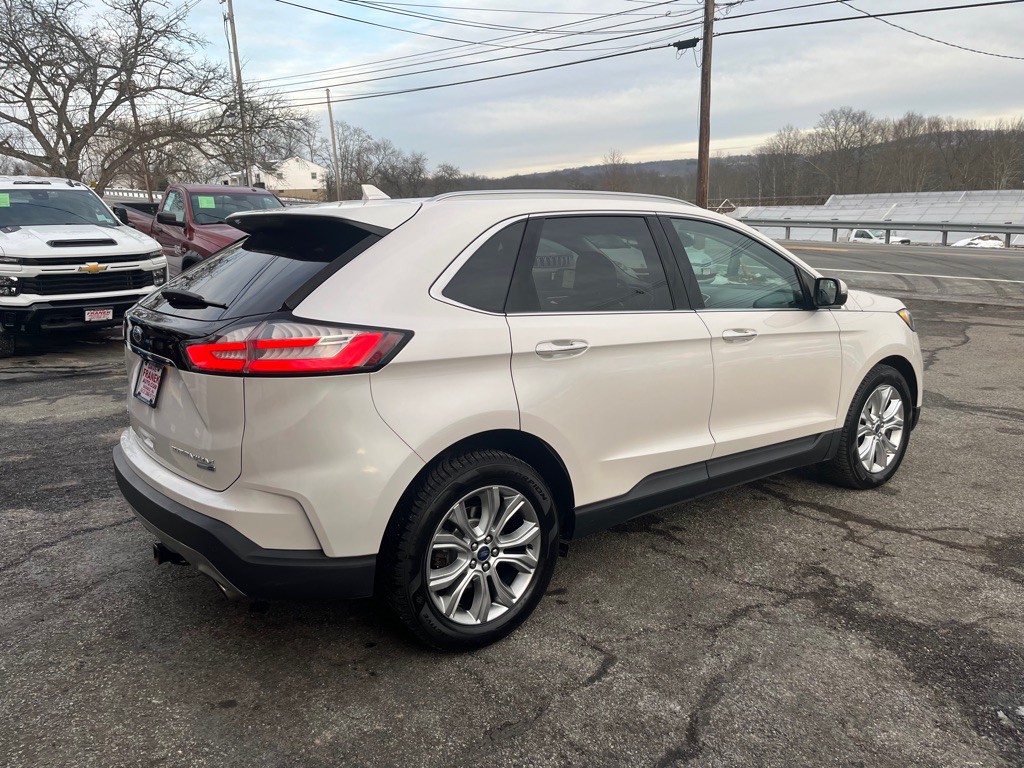 2019 Ford Edge Image 8