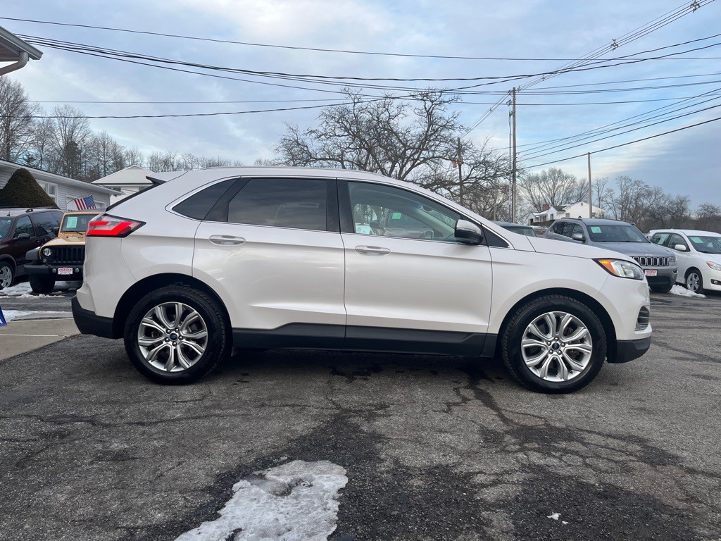 2019 Ford Edge Image 9