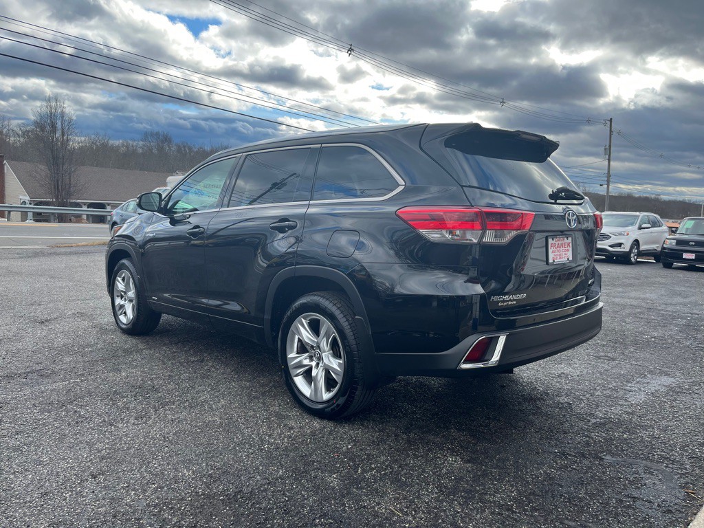 2017 Toyota Highlander Image 6