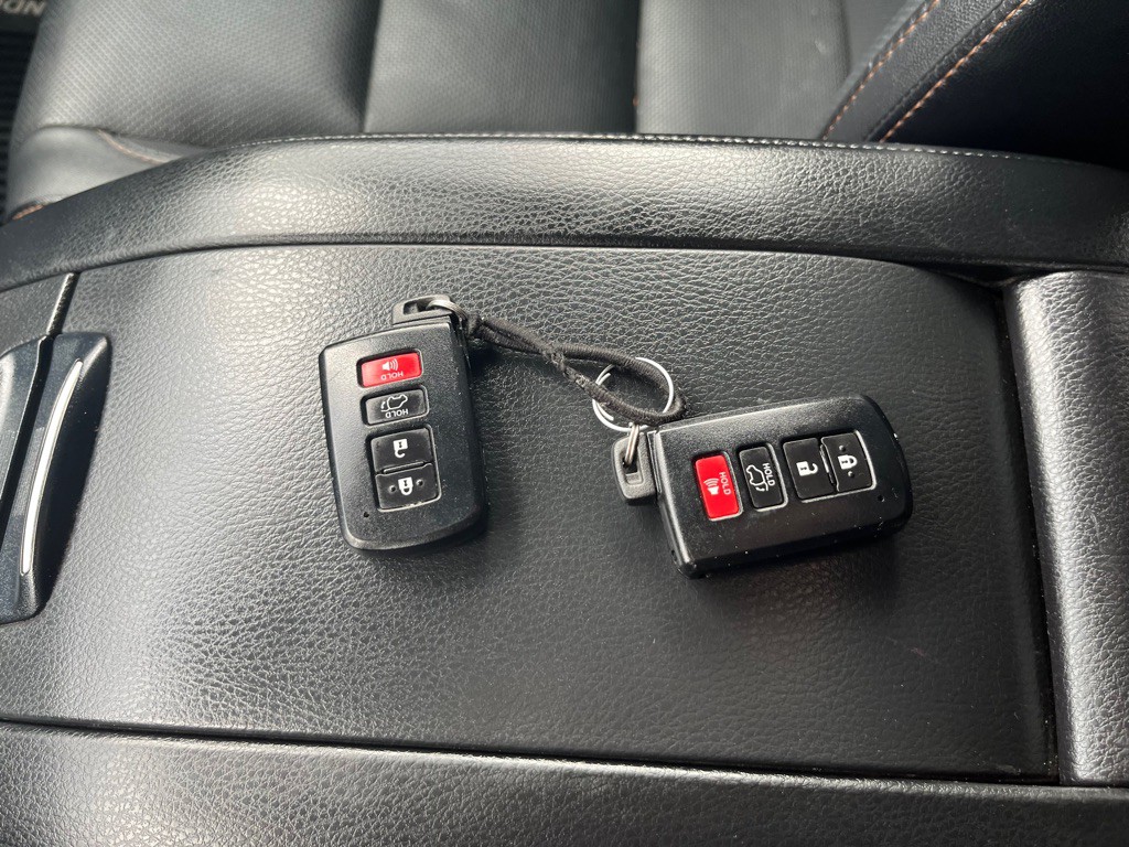 2017 Toyota Highlander Image 18