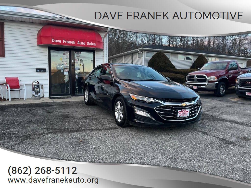 2019 Chevrolet Malibu Image 1