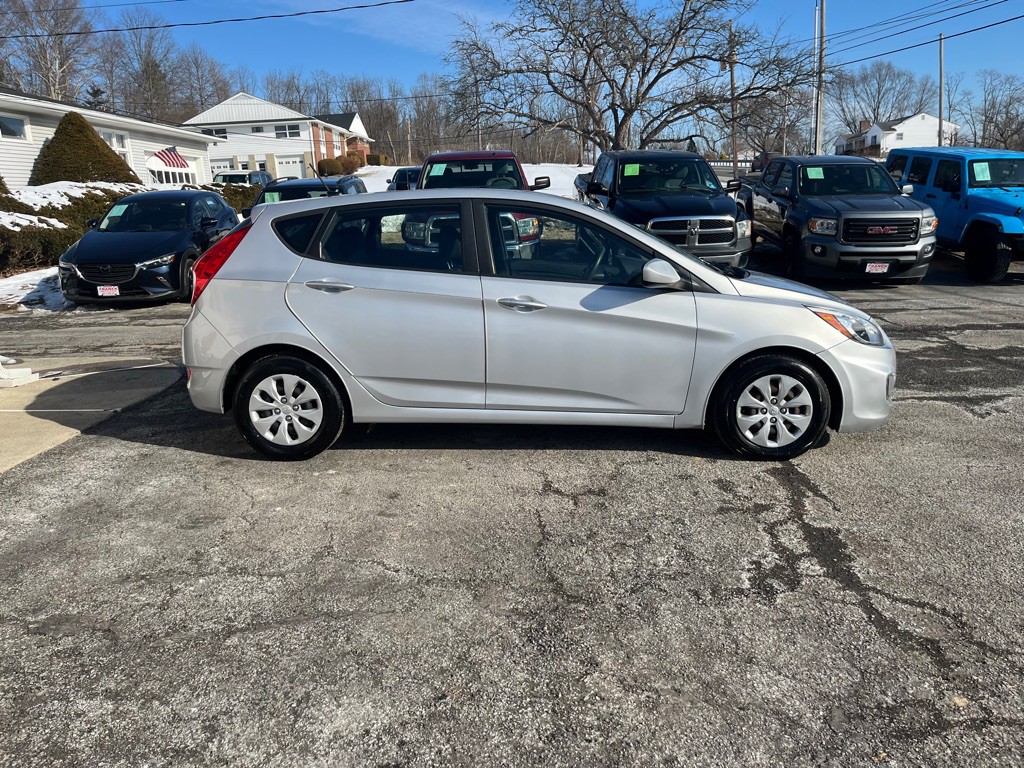2017 Hyundai Accent Image 5