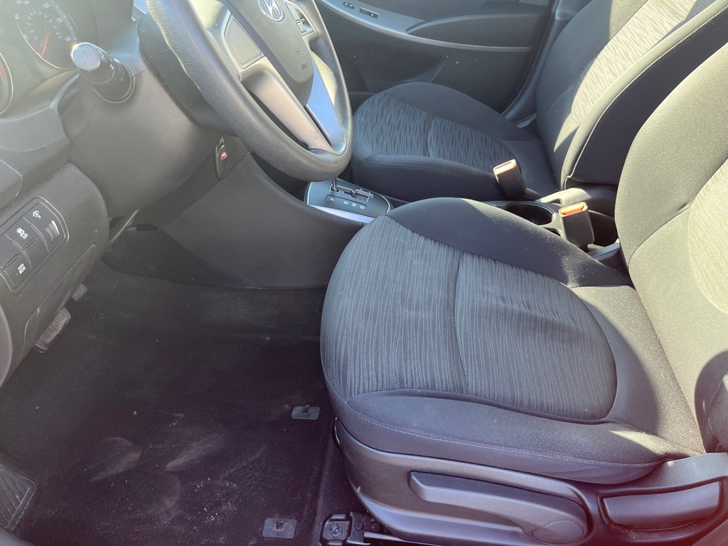 2017 Hyundai Accent Image 11