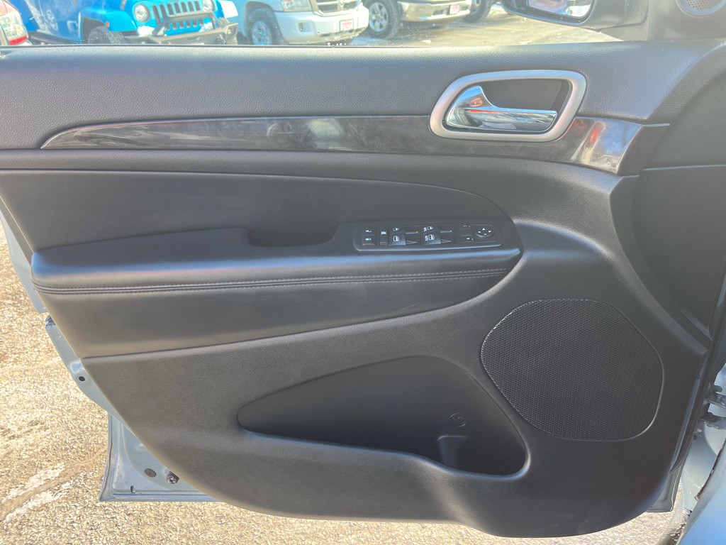 2012 Jeep Grand Cherokee Image 12