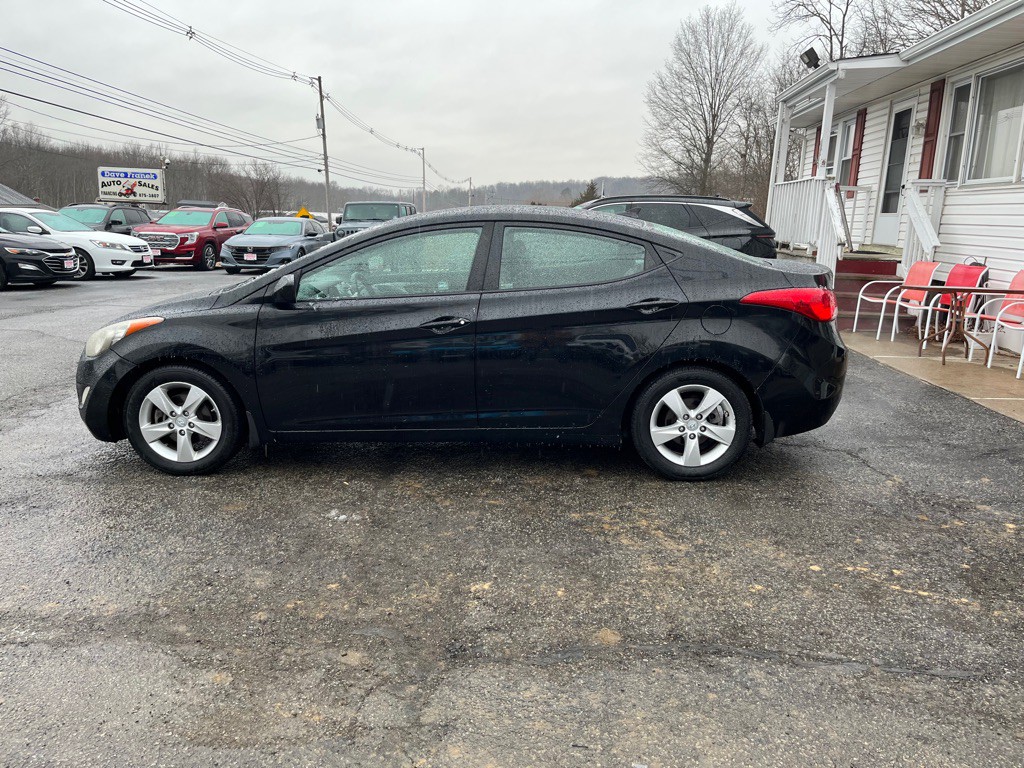 2013 Hyundai Elantra Image 8