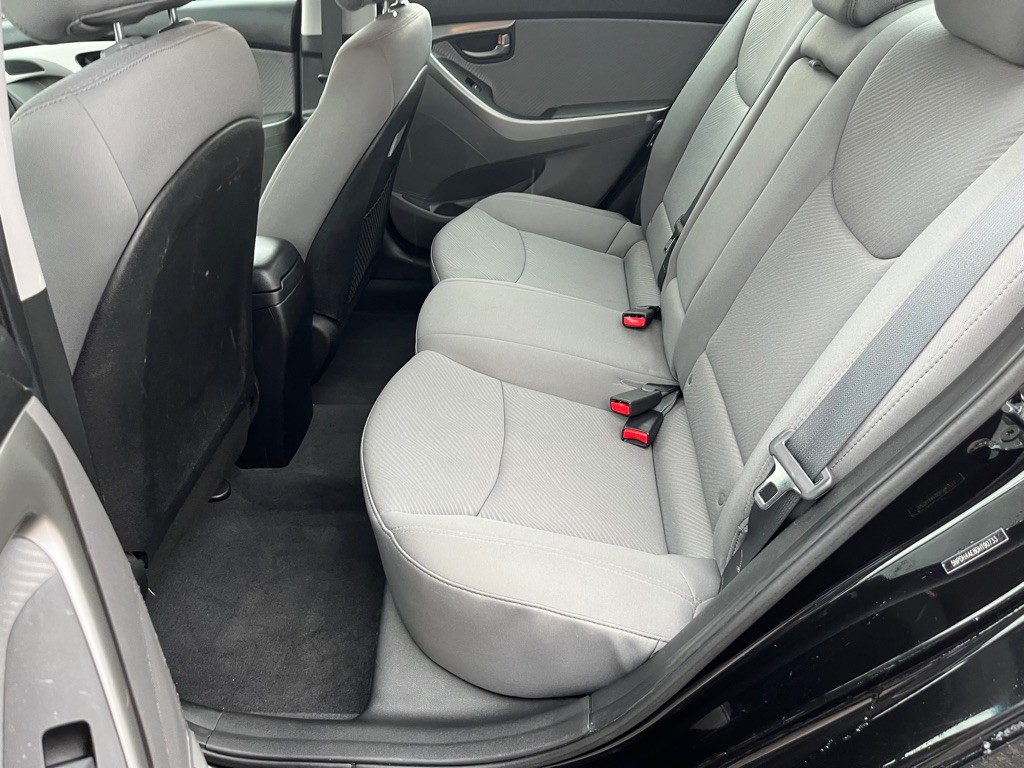 2013 Hyundai Elantra Image 10