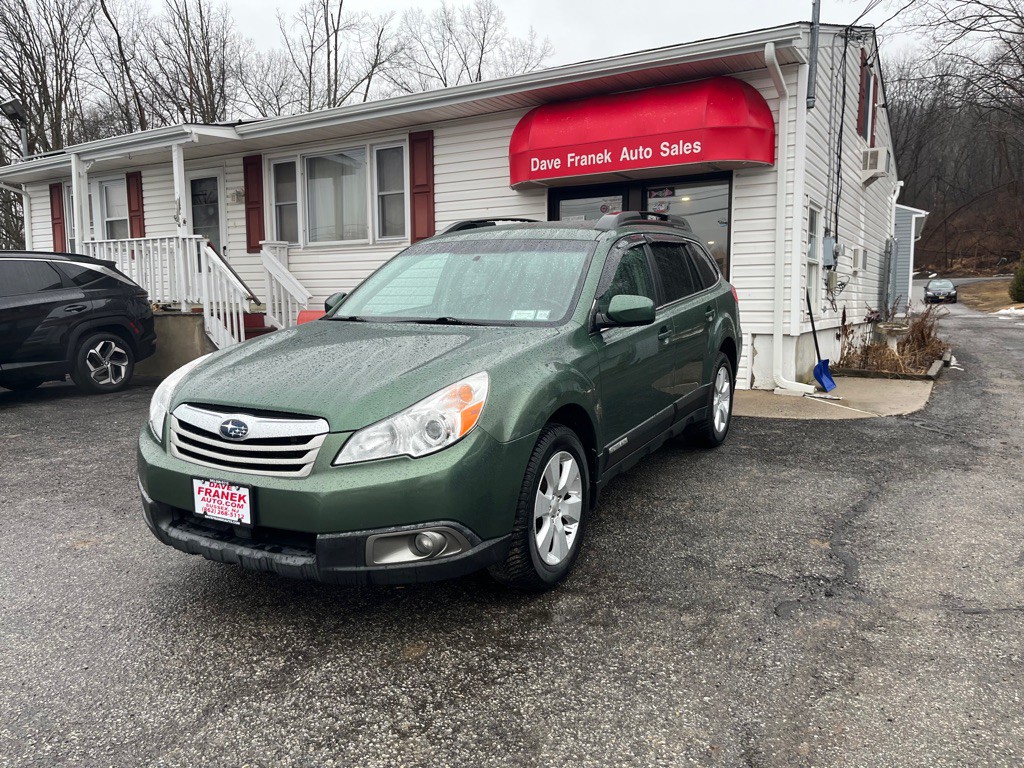 2010 Subaru Outback Image 2