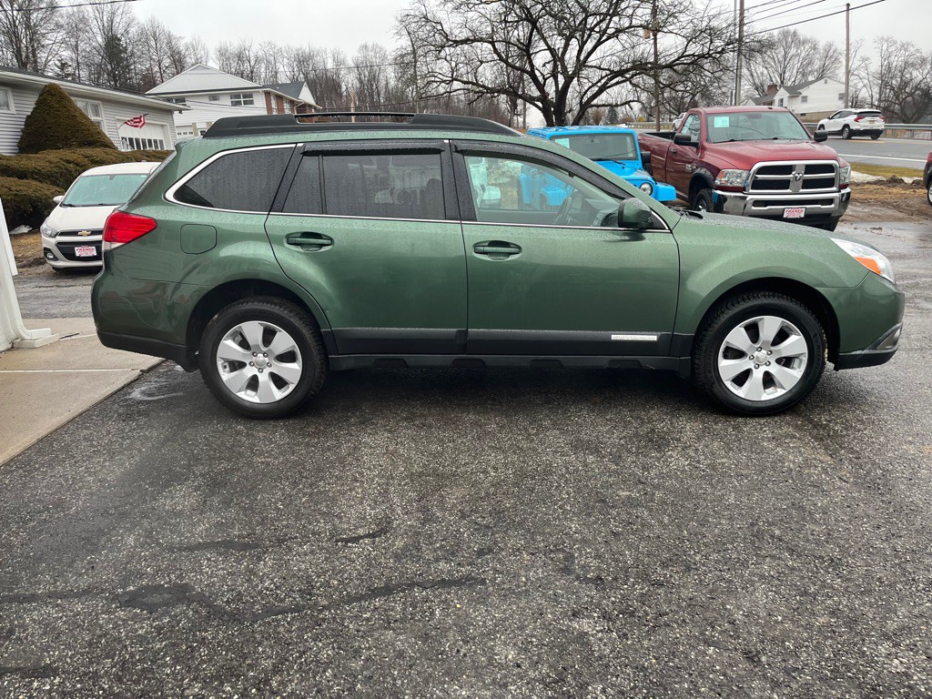 2010 Subaru Outback Image 4