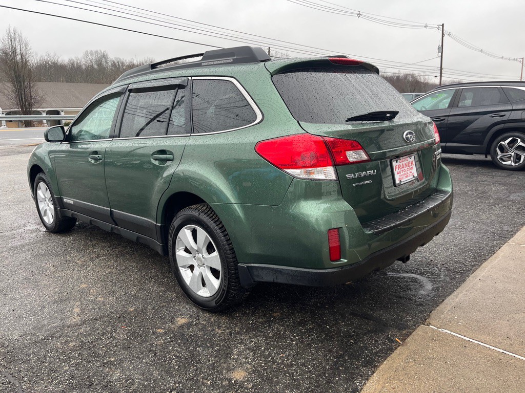 2010 Subaru Outback Image 8