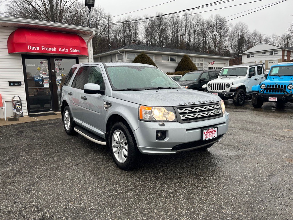 2011 Land Rover LR2 Image 1