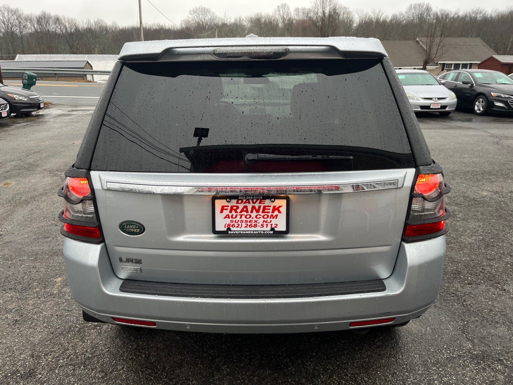 2011 Land Rover LR2 Image 6