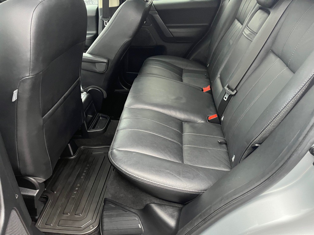 2011 Land Rover LR2 Image 10