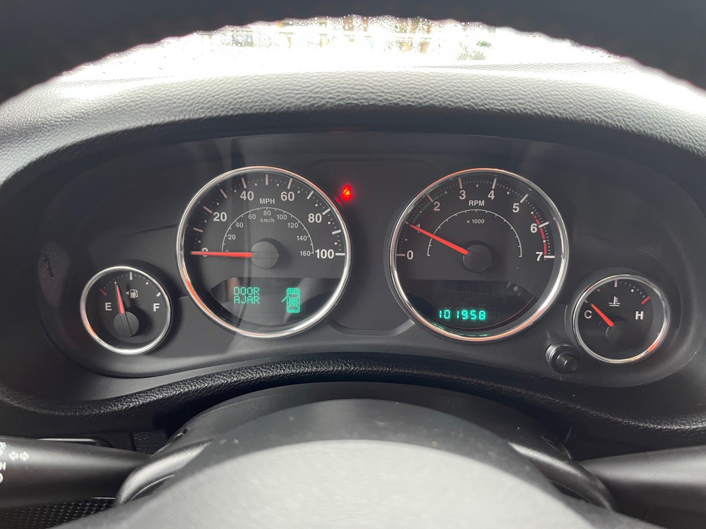 2011 Jeep Wrangler Image 15