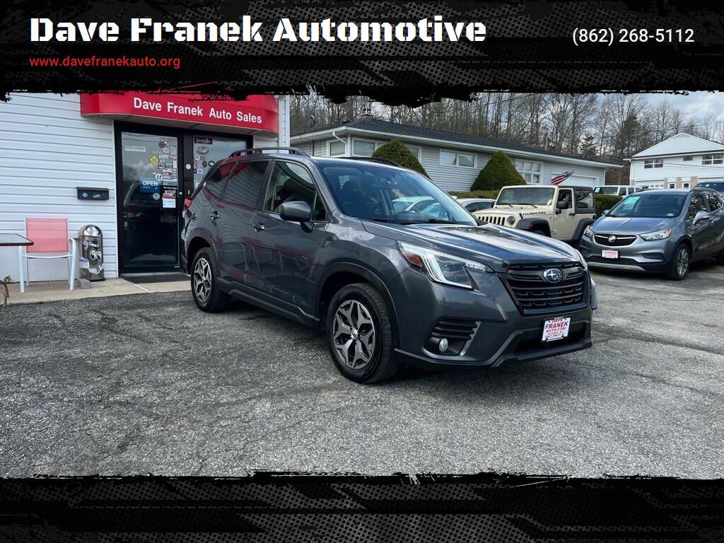 2022 Subaru Forester Image 1