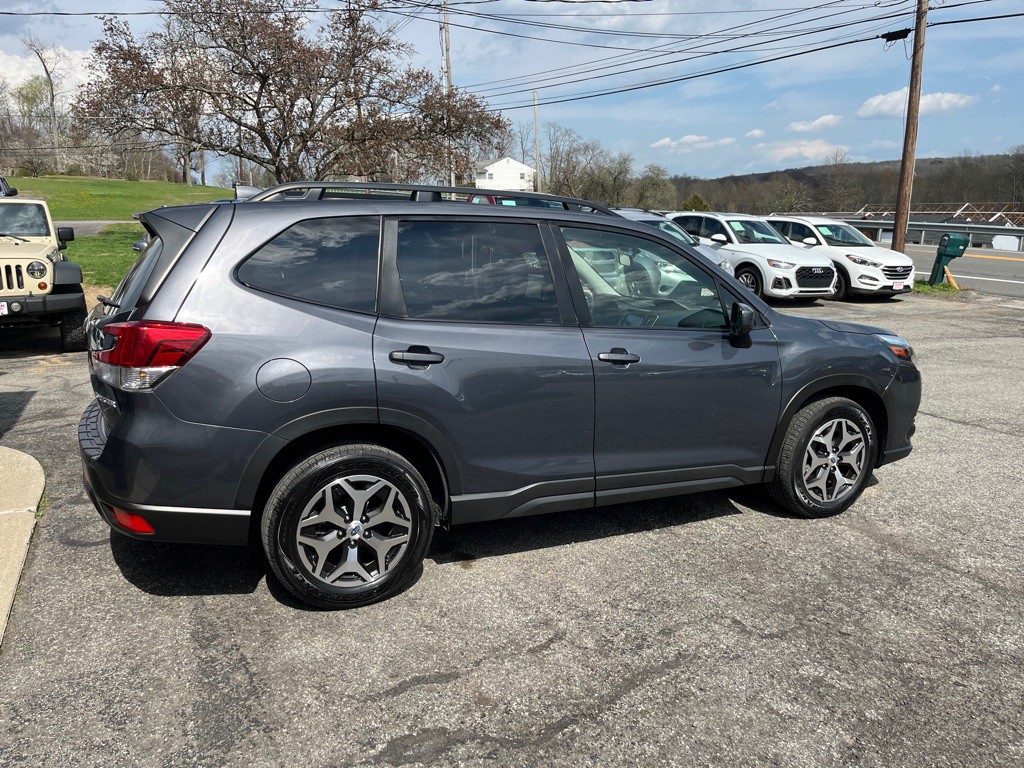2022 Subaru Forester Image 8