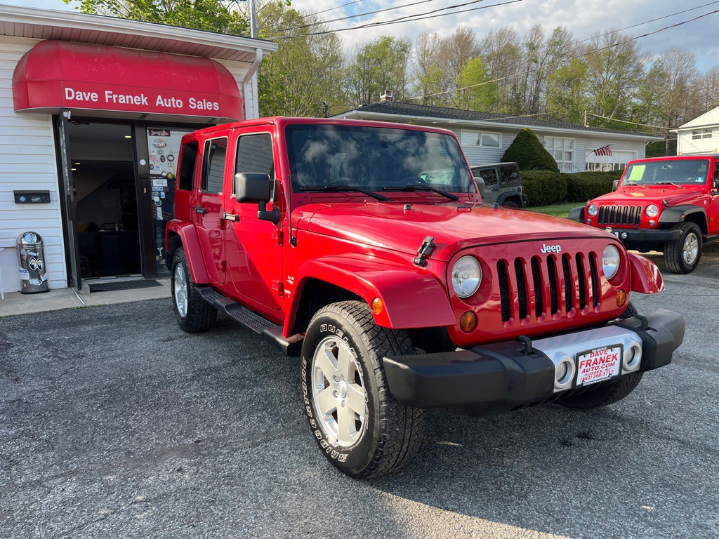 2011 Jeep Wrangler Unlimited Image 2