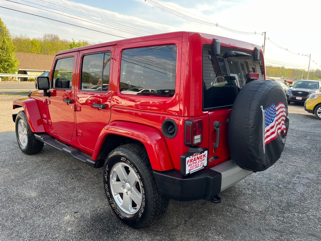 2011 Jeep Wrangler Unlimited Image 9
